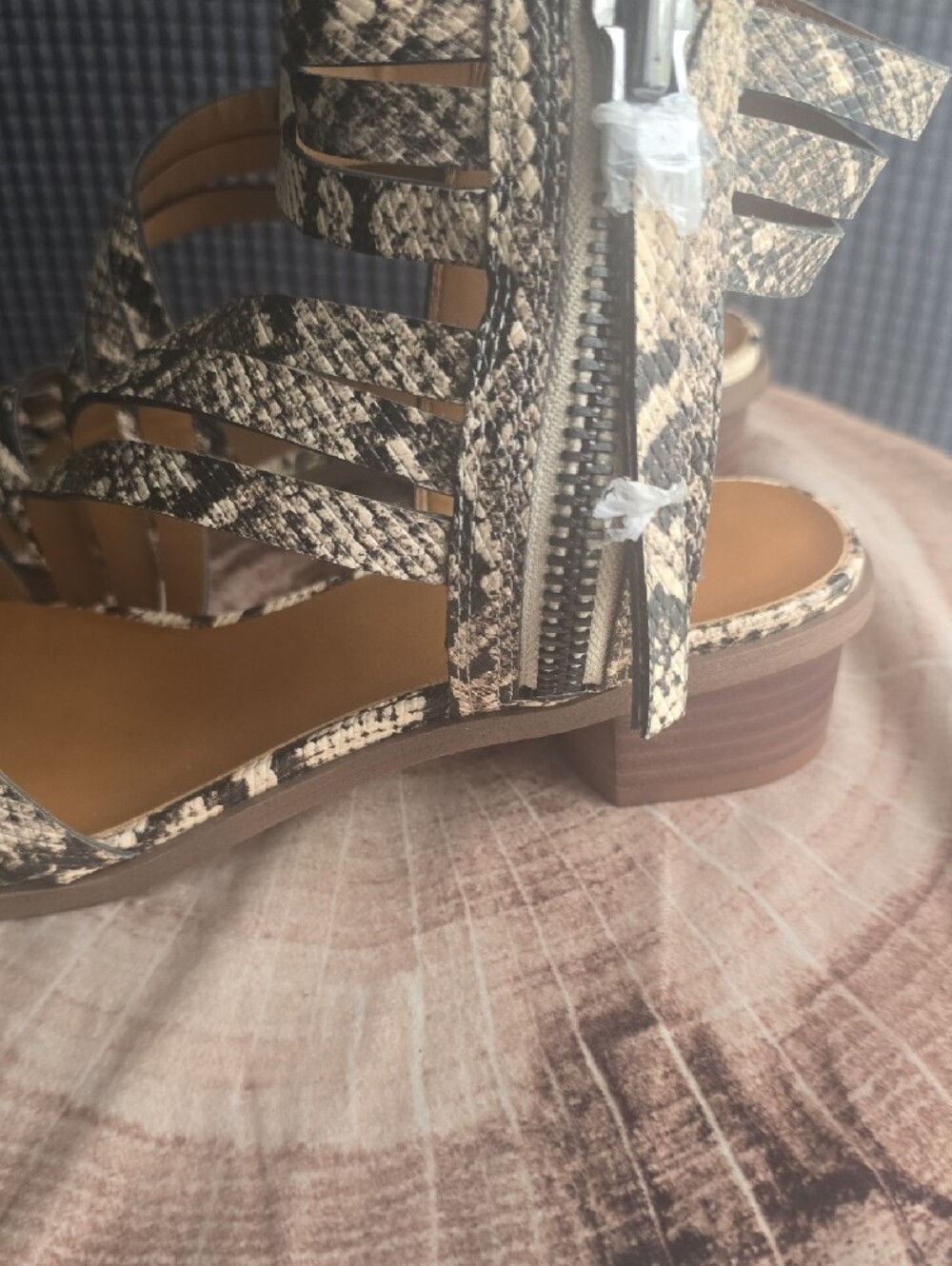 NEW NEVER WORN Franco Sarto Snake-Print Strappy Samdals in Brown and Cream - Picture 2 of 11